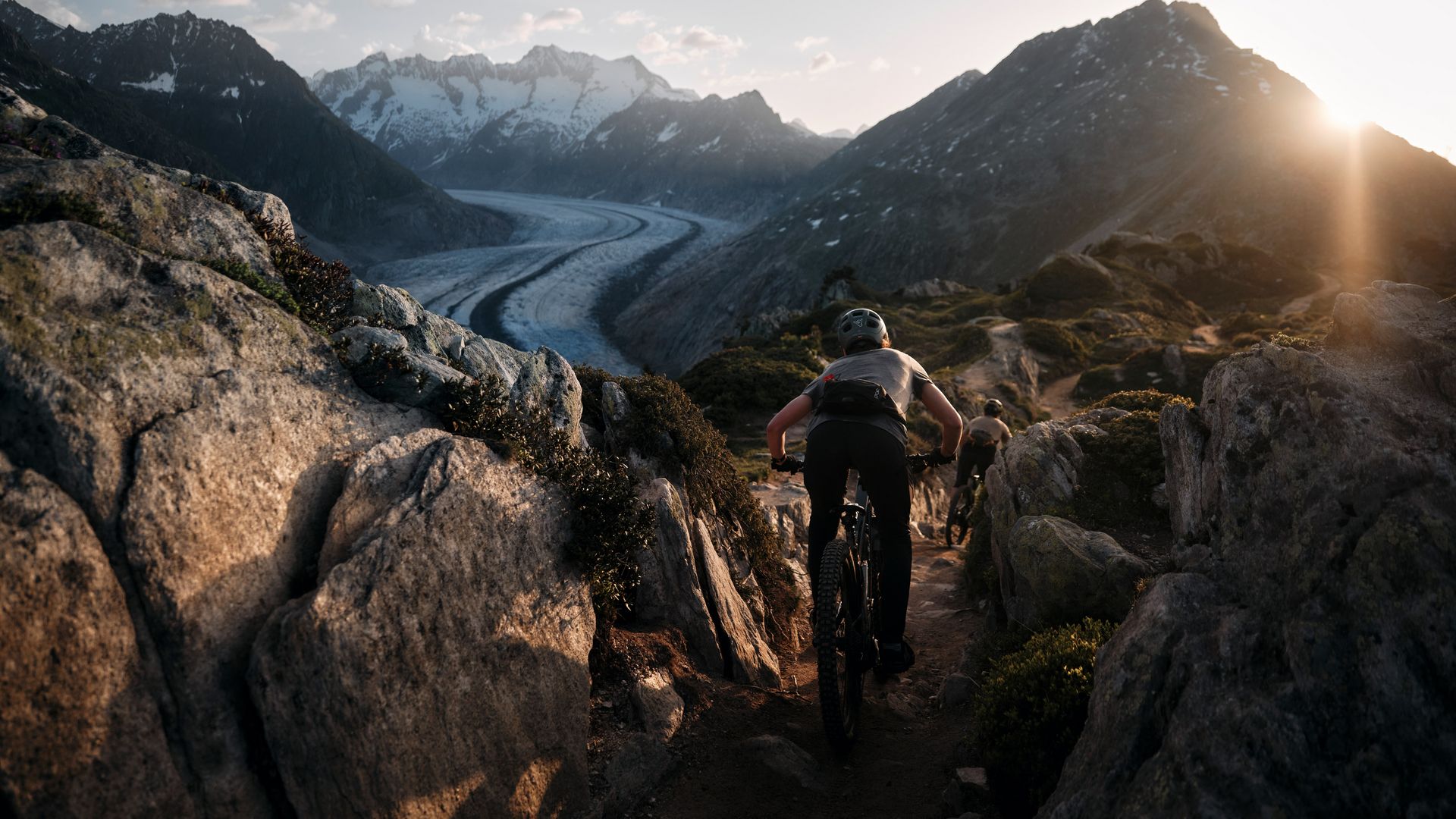 Mountainbiken im Sommer in der Aletsch Arena auf dem Moosfluh Enduro Trail