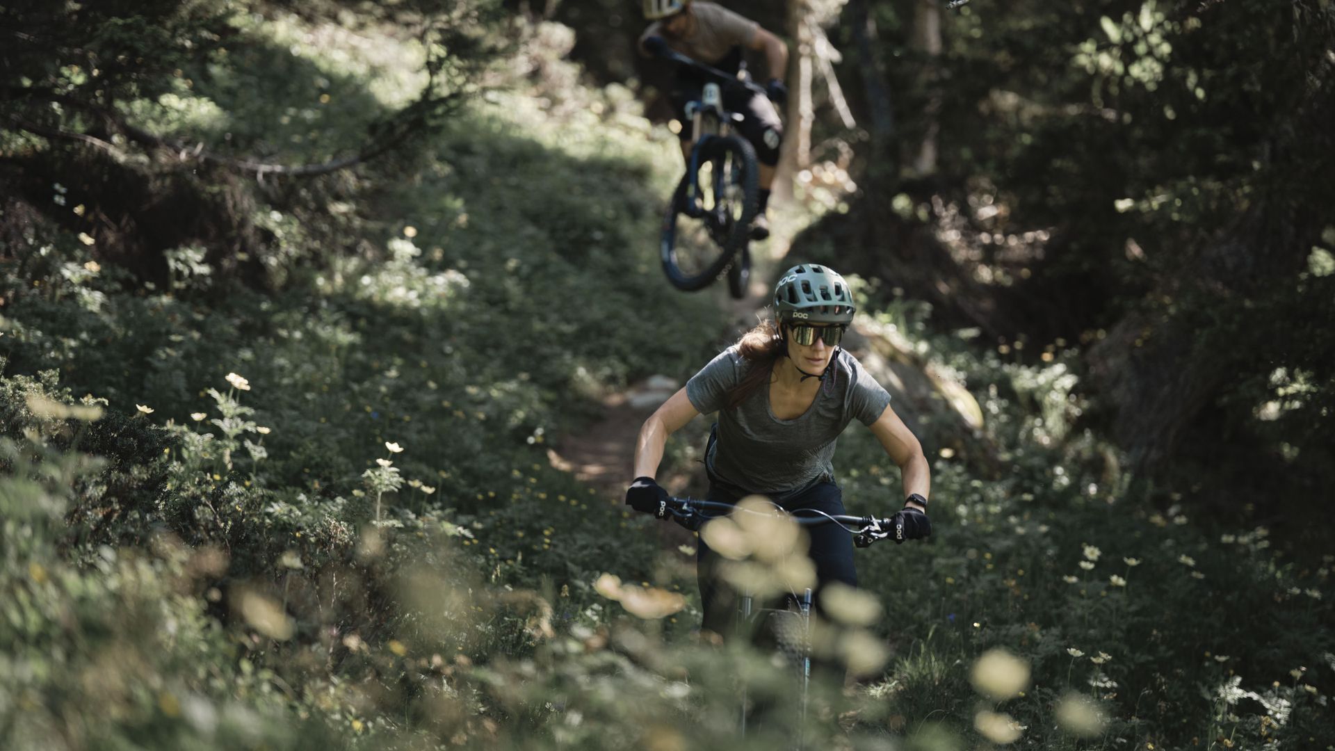 Mountainbiken im Sommer in der Aletsch Arena auf dem Enduro Martisberg Trail